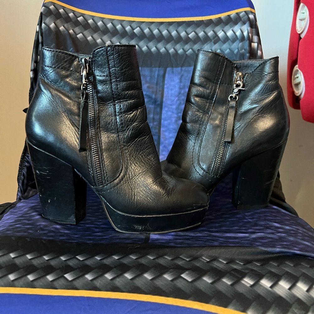 Aldo Ankle Booties 8.5 Side Zipper